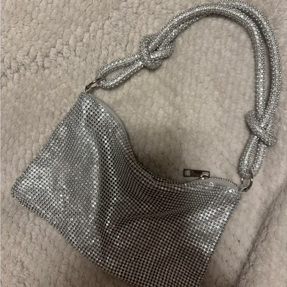 Elegant Silver Rhinestone Shoulder Bag